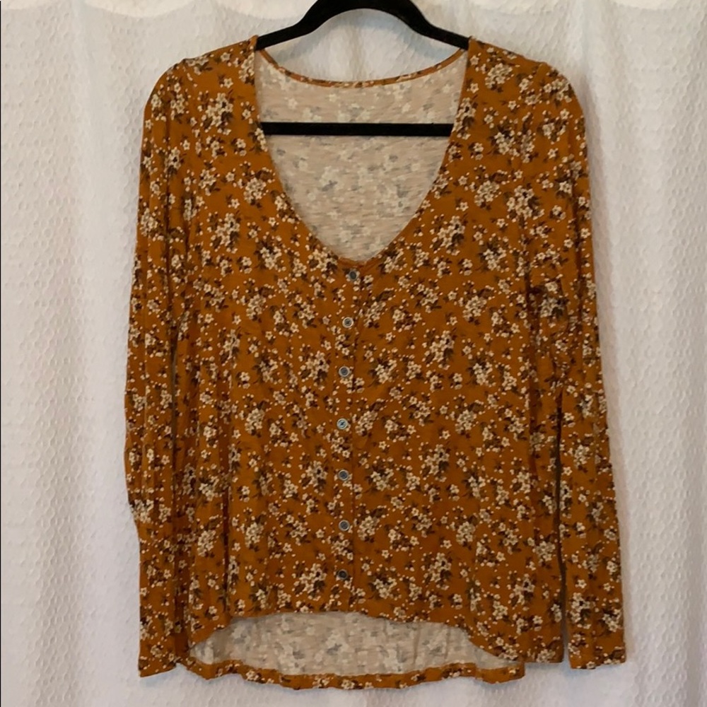 Softttt floral buttoned shirt